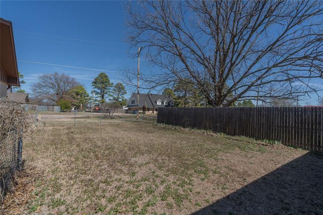 1101 E Chickasaw St, House other with 3 bedrooms, 2 bathrooms and null parking in Wynnewood OK | Image 25