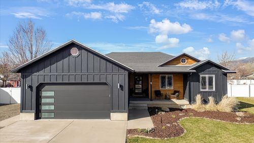 751 440, Hyrum, UT, 84319-1765 | Card Image