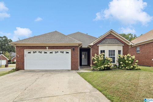 550 Lakeside Cir, Center Point, AL, 35215-5700 | Card Image