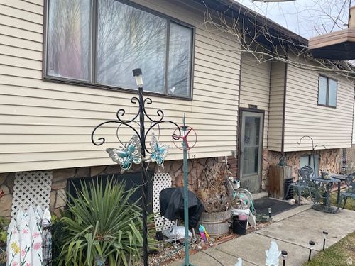 5514 W Planada Way, Kearns, UT, 84118-7220 | Card Image