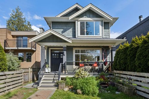 250 E 17th St, North Vancouver, BC, V7L2V7 | Card Image