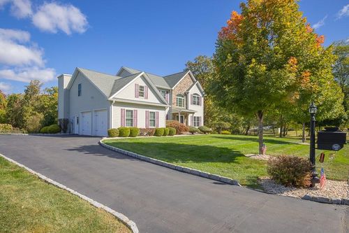 18 Norfolk Ave, Congers, NY, 10920-1510 | Card Image