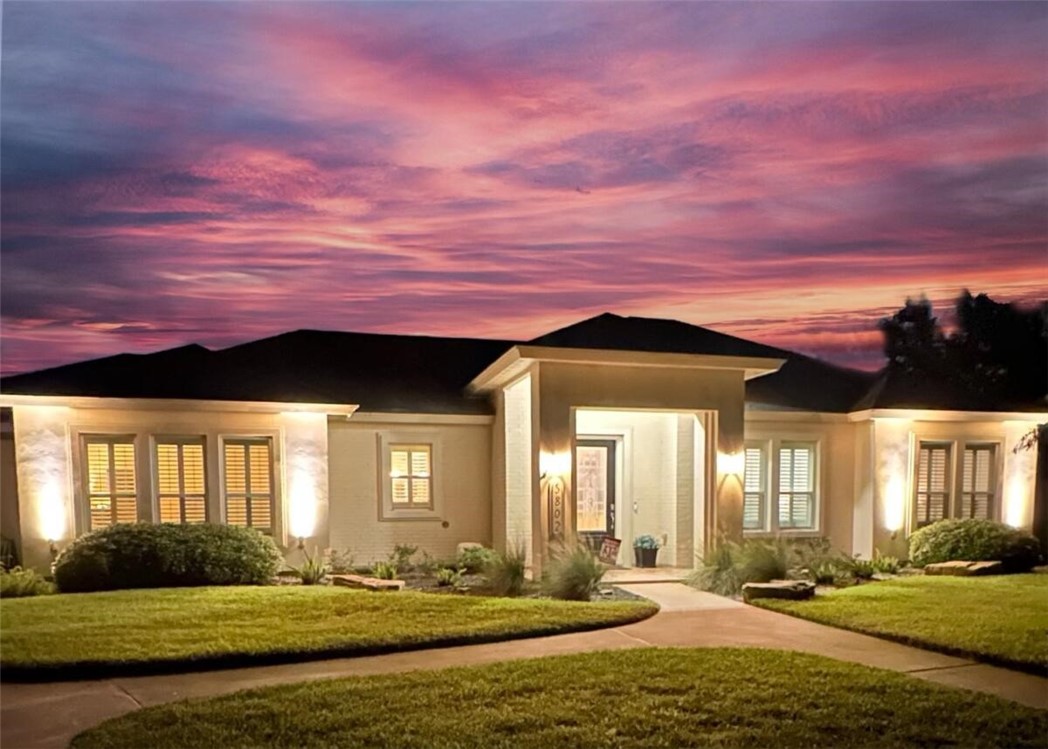 Lago Vista Dr, Corpus Christi, TX 78414