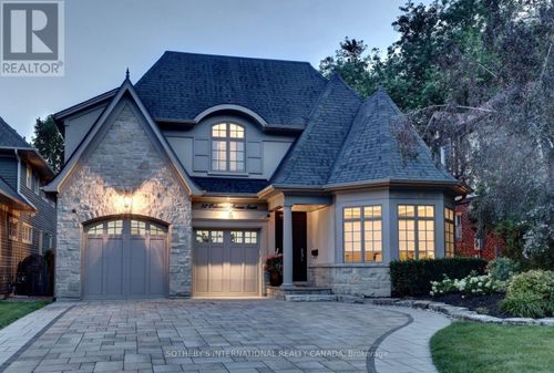 32 Oakwood Ave S, Mississauga, ON, L5G3L3 | Card Image