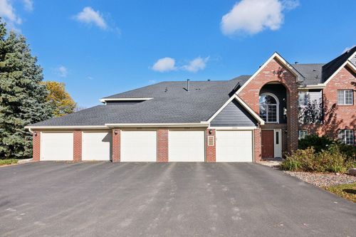 2556 Concord Way, Mendota Heights, MN, 55120-1728 | Card Image