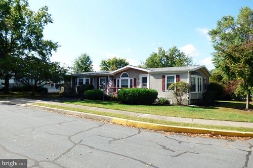 689 Mimosa Ct Court, RED HILL, PA, 18076 | Card Image