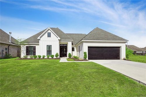 2037 White Dove Dr, Madisonville, LA, 70447-3058 | Card Image