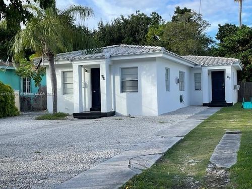 27-27 Nw 44th St, Miami, FL, 33127-2611 | Card Image