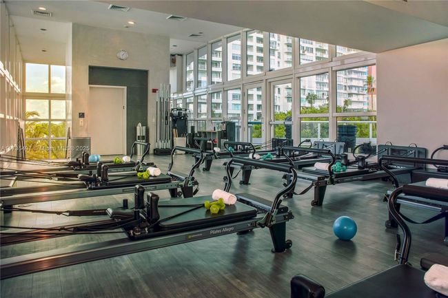 APT-1704 - 50 S Pointe Dr, Condo with 2 bedrooms, 3 bathrooms and null parking in Miami Beach FL | Image 19