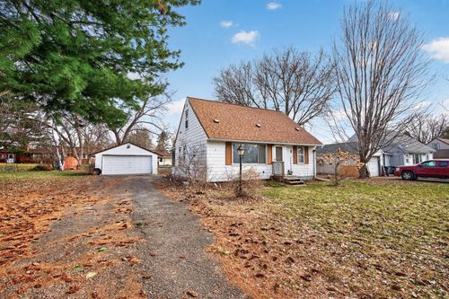 121 Roselawn Ave E, Maplewood, MN, 55117-1923 | Card Image