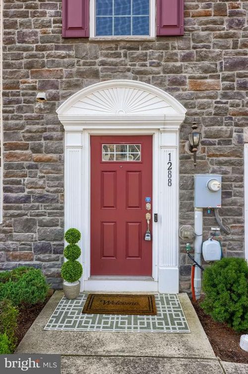 88-1288 Elderslie Ln, YORK, PA, 17403-9039 | Card Image