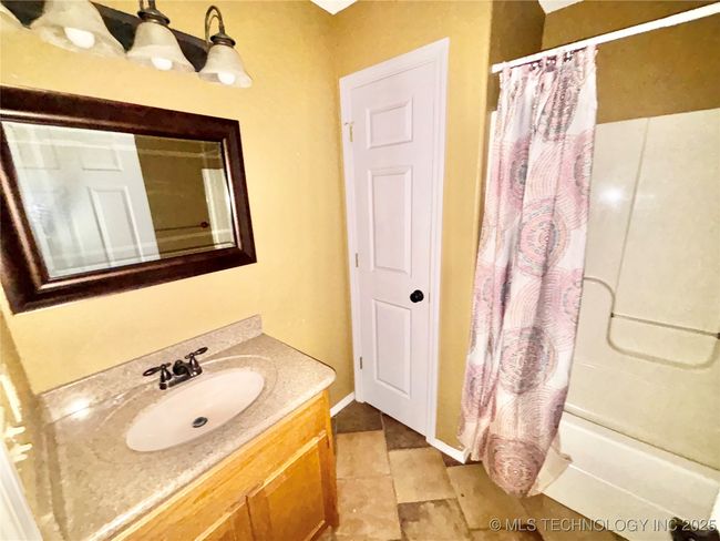 1219 Nw 3 Rd Cir, House other with 3 bedrooms, 2 bathrooms and null parking in Stigler OK | Image 18