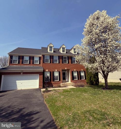 10196 Breezeway Dr, NOKESVILLE, VA, 20181-3648 | Card Image