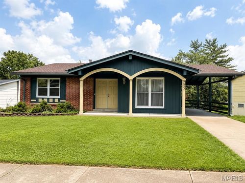 745 Woodrun Dr, Ballwin, MO, 63021-6173 | Card Image