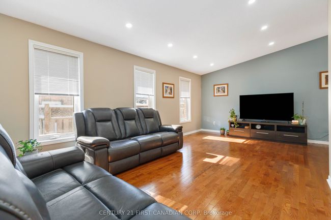 256 White Sands Dr, House other with 4 bedrooms, 2 bathrooms and 2 parking in London ON | Image 4