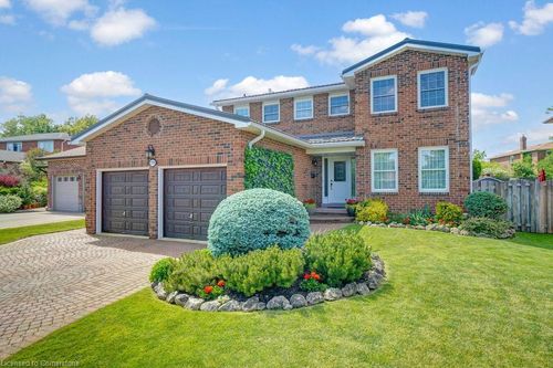 2289 Beejay Crt, Mississauga, ON, L5M2N6 | Card Image