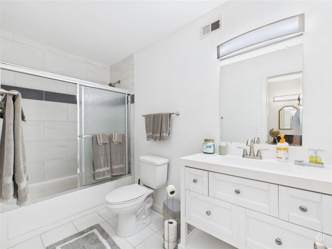 Ensuite bathroom for the downstairs bedroom. | Image 20