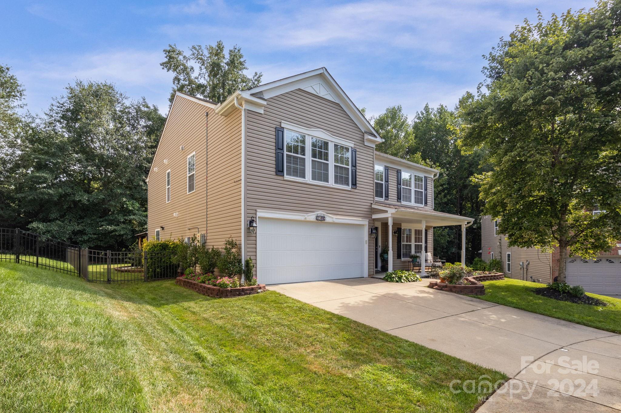 Bamburgh Ct, Charlotte, NC 28216