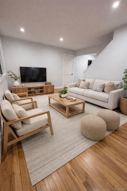 3 Vine Ct, Centereach, NY, 11720-2524 | Card Image