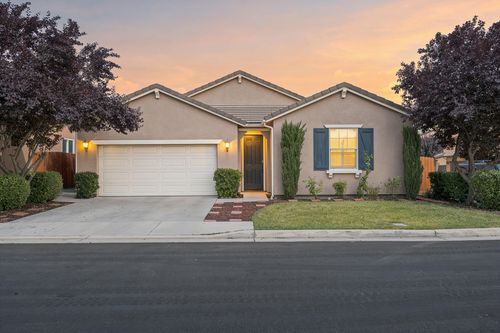 3020 N Memory St, Visalia, CA, 93291-8687 | Card Image