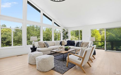 53 Circle Rd, San Rafael, CA, 94903-3854 | Card Image