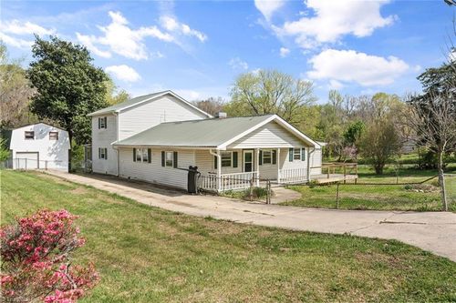 216 Sunrise Ave, Franklinville, NC, 27248-8646 | Card Image