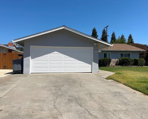 224 Juniper St, Vacaville, CA, 95688-2737 | Card Image