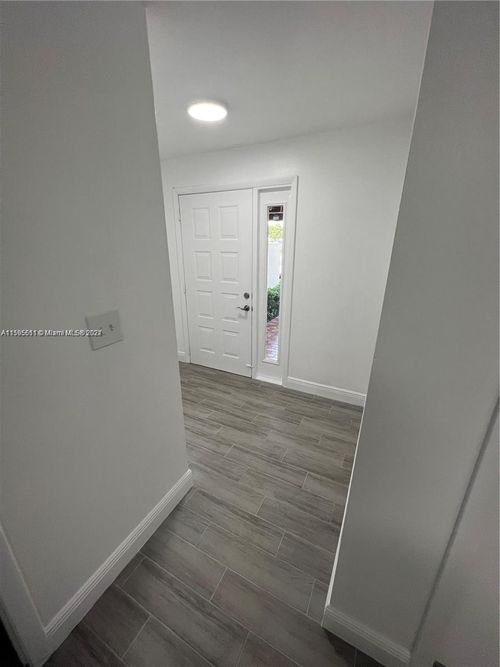 apt-22-2050 Sw 122nd Ave, Miami, FL, 33175-7371 | Card Image