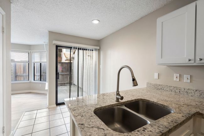 APT-137 - 521 Ranch Trl, Condo with 2 bedrooms, 2 bathrooms and null parking in Irving TX | Image 12