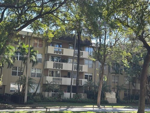 apt-115-1800 Sans Souci Blvd, North Miami, FL, 33181-3031 | Card Image