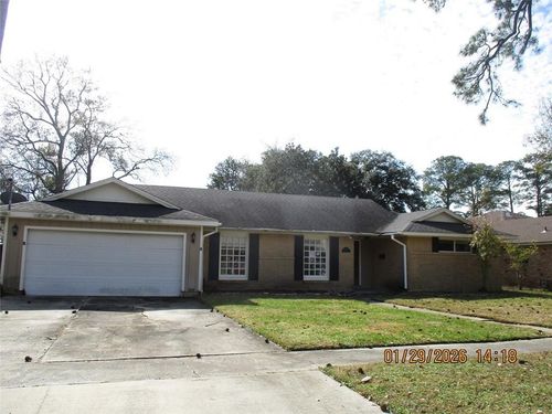 327 Dorset Dr, Slidell, LA, 70458-5217 | Card Image