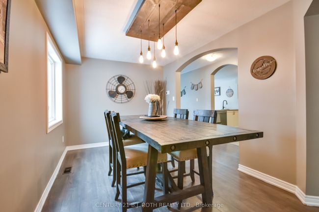 212 Maplewood Dr, House other with 3 bedrooms, 3 bathrooms and 4 parking in Angus ON | Image 8