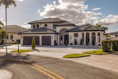 3910 Sw 186th Ter, Miramar, FL, 33029-2704 | Card Image