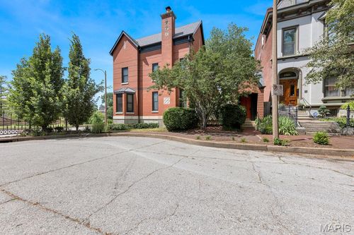 apt-b-2355 Albion Pl, Saint Louis, MO, 63104-2545 | Card Image