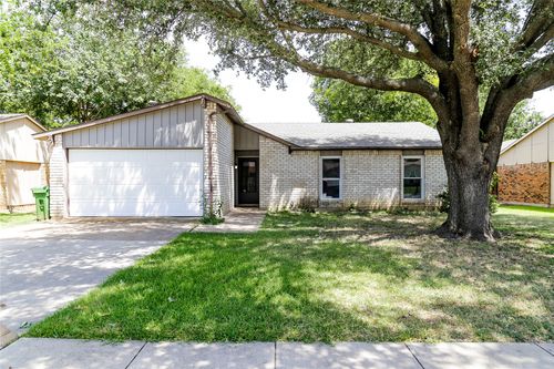6520 Yarmouth Ave, North Richland Hills, TX, 76182-5042 | Card Image