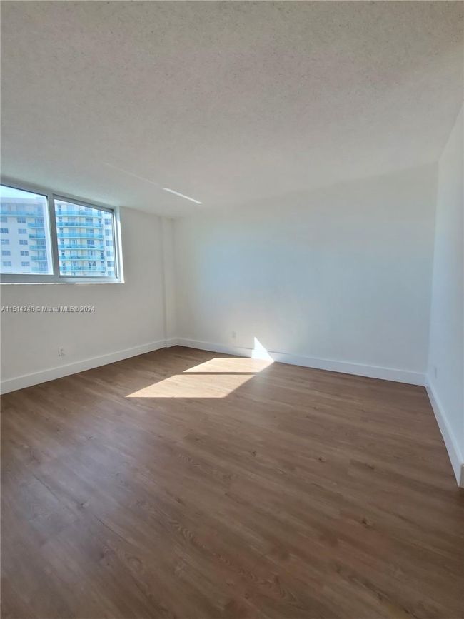 APT-923 - 19380 Collins Ave, Condo with 1 bedrooms, 1 bathrooms and null parking in Sunny Isles Beach FL | Image 6