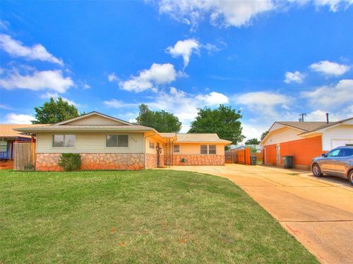 828 Briarlane Rd, Del City, OK, 73115-1328 | Card Image