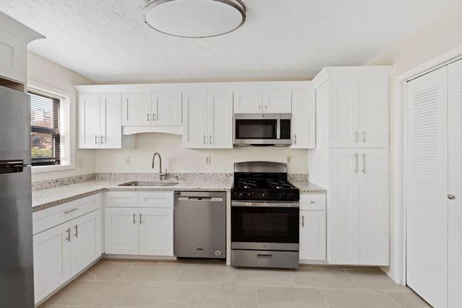 601 Park Ridge Cir, Condo with 2 bedrooms, 2 bathrooms and 2 parking in Marietta GA | Image 7