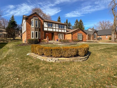 5363 Clearview Dr, Troy, MI, 48098-2427 | Card Image