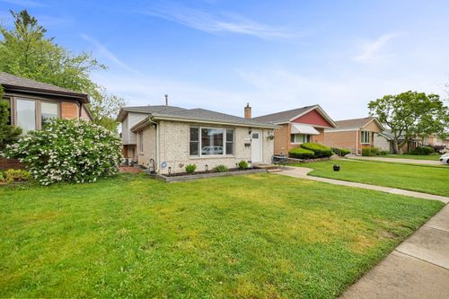 2946 W 102nd St, Evergreen Park, IL, 60805-3553 | Card Image