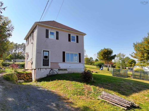 275 Dufferin St, Lunenburg, NS, B0J2C0 | Card Image