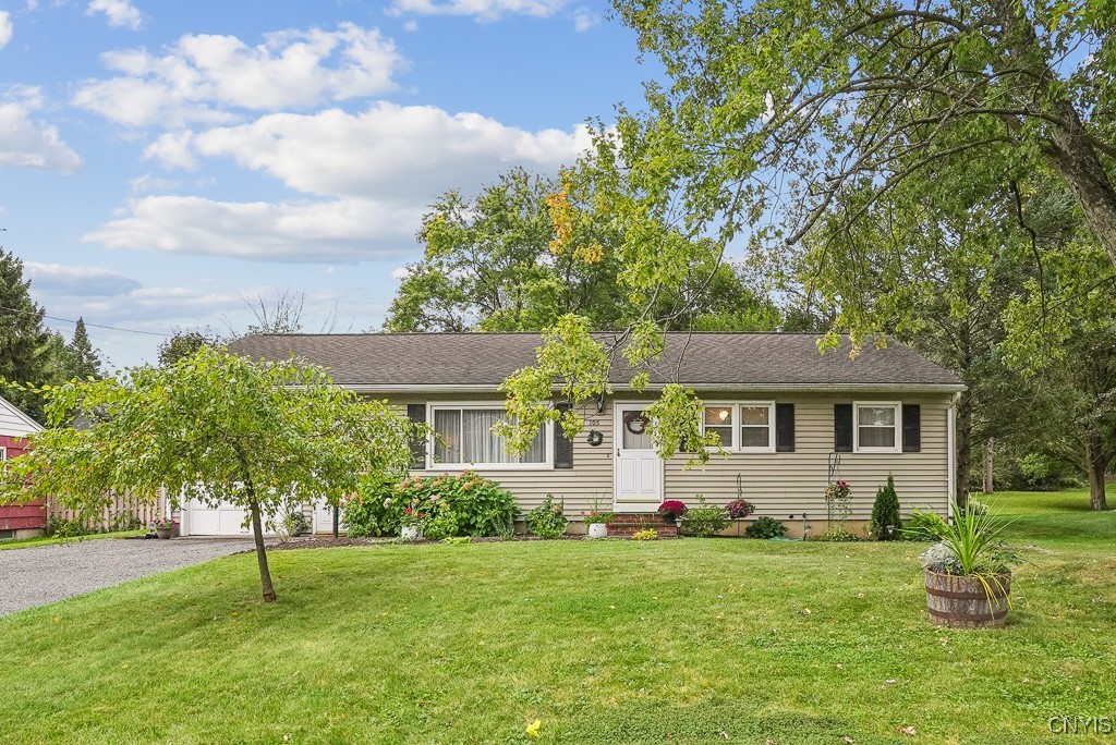 Oakridge Dr, Camillus, NY 13031