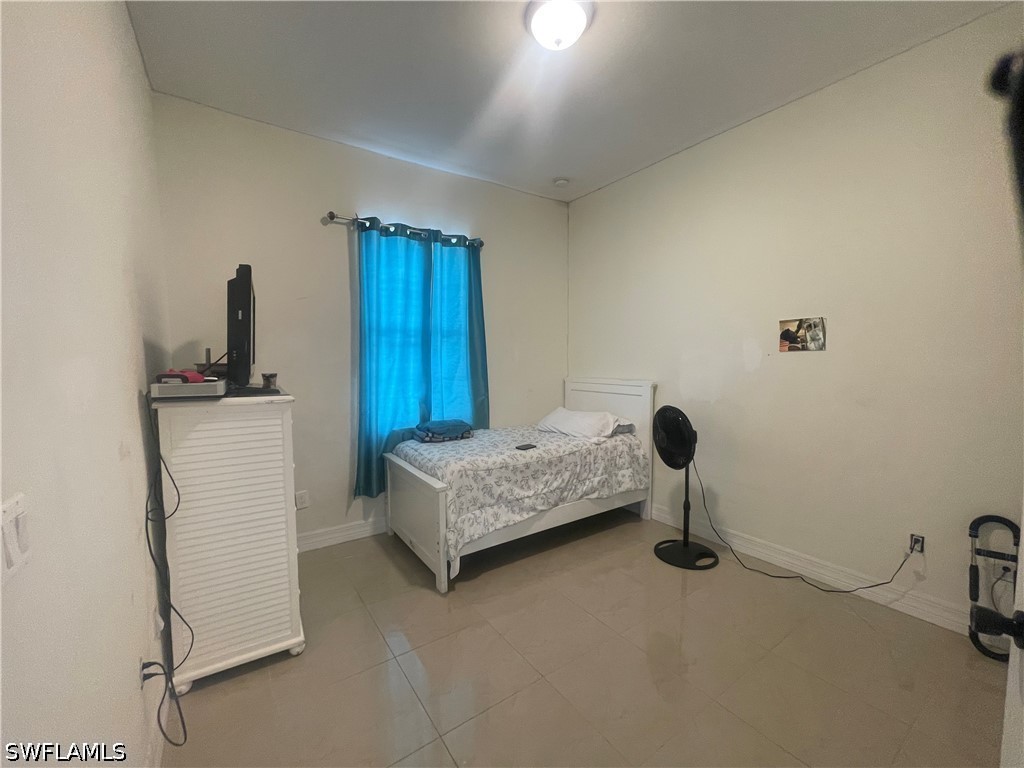 Residential in Naples 4