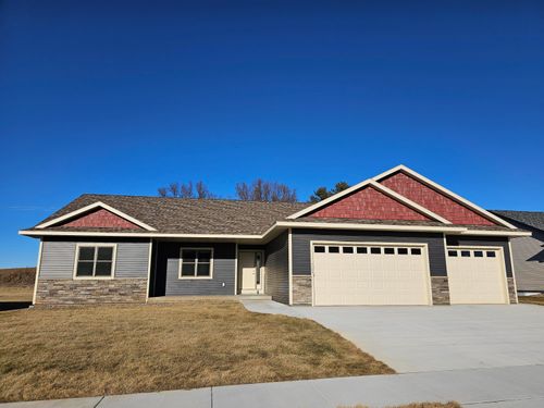 1005 Valley View Dr, Holmen, WI, 54636-7705 | Card Image