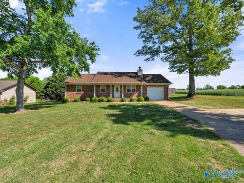 135 Mitzi Dr, New Market, AL, 35761-9609 | Card Image