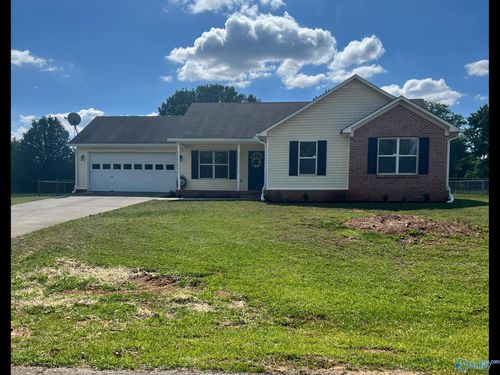 228 Falcon Ridge Dr, Huntsville, AL, 35811-8051 | Card Image