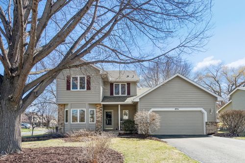 8351 W Lake Dr, Chanhassen, MN, 55317-8510 | Card Image