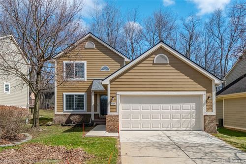 53-41476 Belden Cir, Novi, MI, 48377-1546 | Card Image