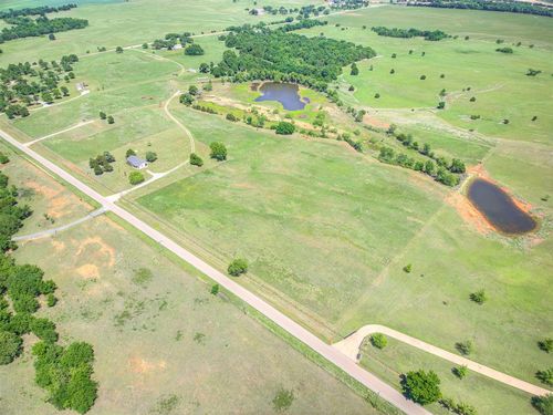 8800 N Coltrane Rd, Guthrie, OK, 73044-9837 | Card Image