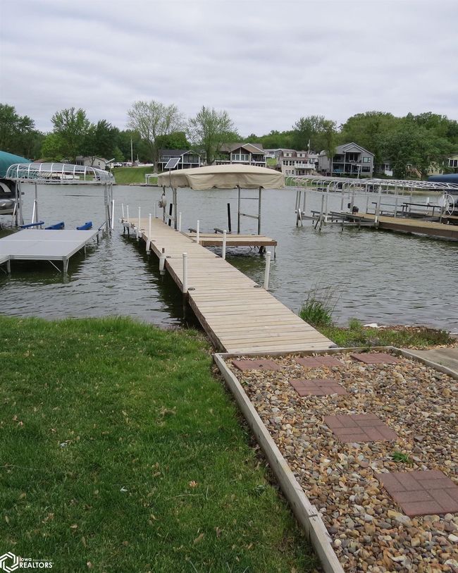 181 Center Point Dr, Home with 3 bedrooms, 2 bathrooms and 5 parking in Montezuma IA | Image 11